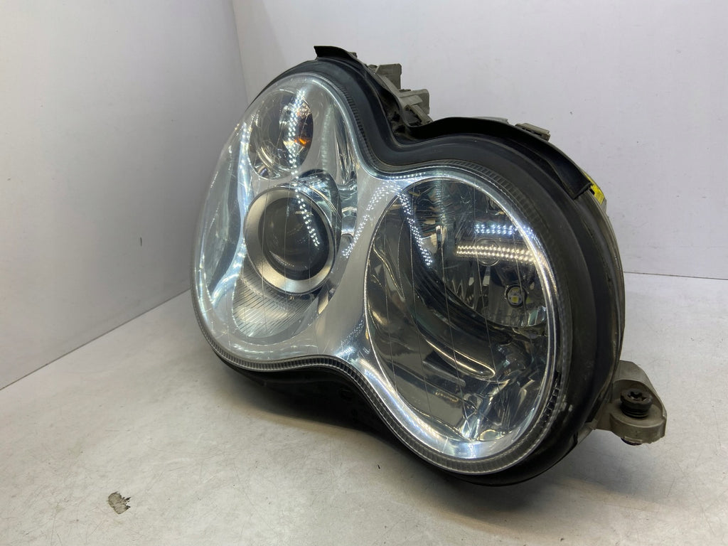 Frontscheinwerfer Mercedes-Benz W203 A2038203659 Xenon Rechts Headlight SCH6037782777it