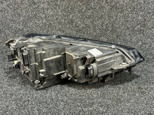 Laden Sie das Bild in den Galerie-Viewer, Frontscheinwerfer VW Touran 5TB941035E LED Ein Stück (Rechts oder Links)