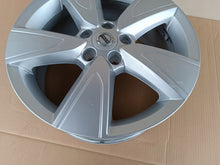 Laden Sie das Bild in den Galerie-Viewer, 1x Alufelge 17 Zoll 7.5" 5x108 50 5ET 31680565 Volvo Rim Wheel FEL9437005146pg