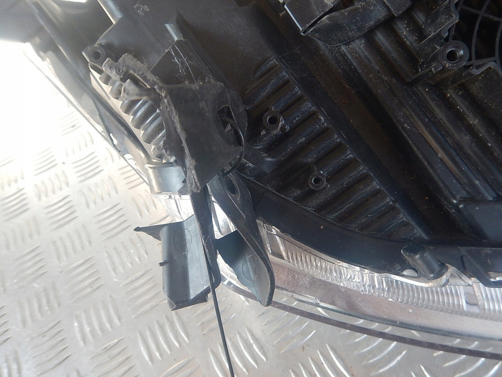 Frontscheinwerfer Citroën C-Crosser Xenon Links Scheinwerfer Headlight