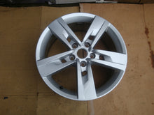 Load image into Gallery viewer, 1x Alufelge 17 Zoll 7.0" 5x112 49ET 5F06010025T Seat Leon Rim Wheel FEL6636262320ox