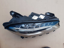 Load image into Gallery viewer, Frontscheinwerfer Mercedes-Benz X156 A1569063800 Xenon Rechts Headlight