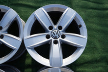 Laden Sie das Bild in den Galerie-Viewer, 4x Alufelge 16 Zoll 6.5" 5x112 33ET Glanz Silber 7N0071496C VW Tiguan Sharan FEL8073918601ft