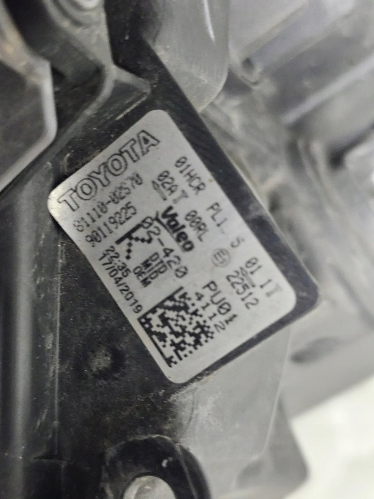 Frontscheinwerfer Toyota Corolla 81110-02S70 LED Ein Stück (Rechts oder Links)