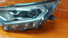 Load image into Gallery viewer, Frontscheinwerfer Toyota V 81185-42A33 LED Links Scheinwerfer Headlight