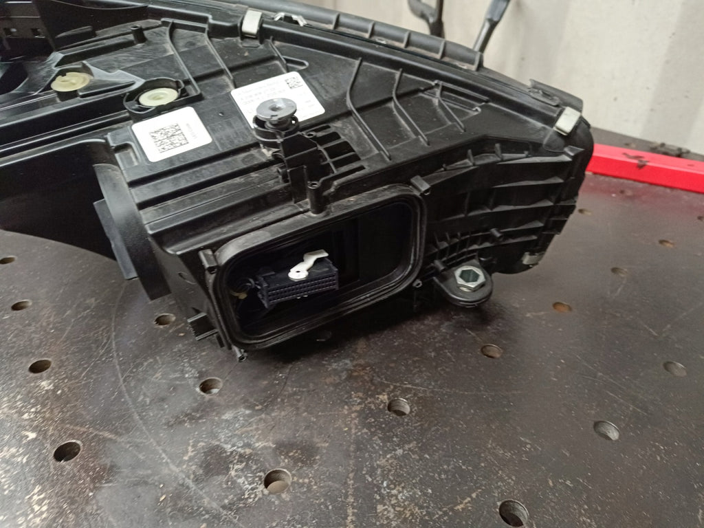Frontscheinwerfer Mercedes-Benz W206 A2069060703 LED Links Headlight SCH8962927692kn