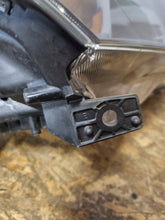 Laden Sie das Bild in den Galerie-Viewer, Frontscheinwerfer Honda Cr-V Crv III Xenon Rechts Scheinwerfer Headlight SCH4962552913pr