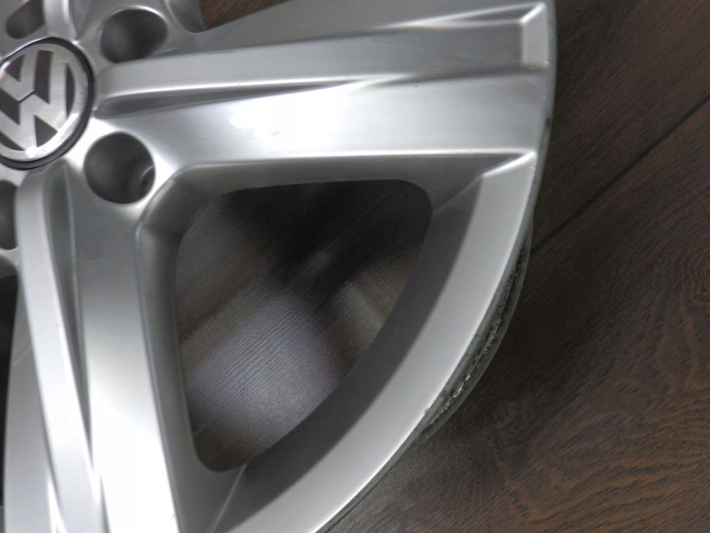 4x Alufelge 17 Zoll 7.5" 5x112 47ET Glanz Silber 3AA601025 VW Passat B7 FEL1025988885at