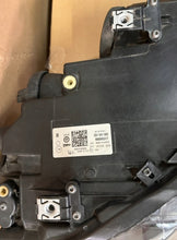 Laden Sie das Bild in den Galerie-Viewer, Frontscheinwerfer VW Polo 2G1941006 2G1941005 Ein Satz Scheinwerfer Headlight SCH8685357213he