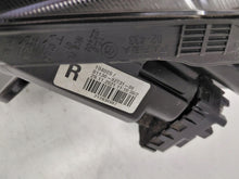 Laden Sie das Bild in den Galerie-Viewer, Frontscheinwerfer Toyota Corolla 81130-02T31-00 Rechts Scheinwerfer Headlight SCH1960140157fm