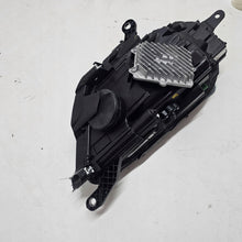 Laden Sie das Bild in den Galerie-Viewer, Frontscheinwerfer Maserati I 06701588620 Links Scheinwerfer Headlight SCH6439411071dq