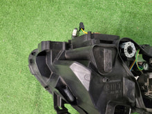 Laden Sie das Bild in den Galerie-Viewer, Frontscheinwerfer BMW 3 E93 Coupe E92 7162127-15 Xenon Links Headlight SCH8184971202sq
