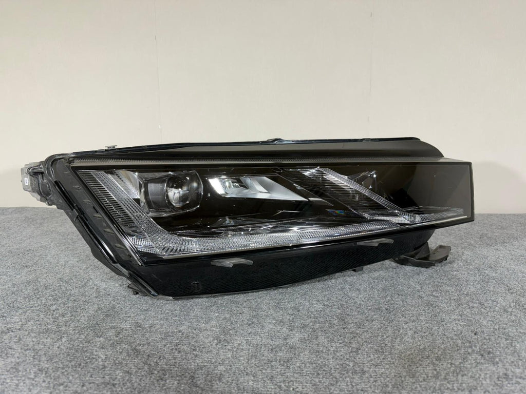 Frontscheinwerfer Skoda Octavia IV 5E4941016 LED Rechts Scheinwerfer Headlight SCH9629631798mb