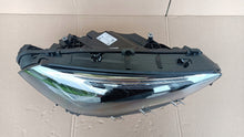 Laden Sie das Bild in den Galerie-Viewer, Frontscheinwerfer Mercedes-Benz Gla A2479066207 LED Rechts Headlight
