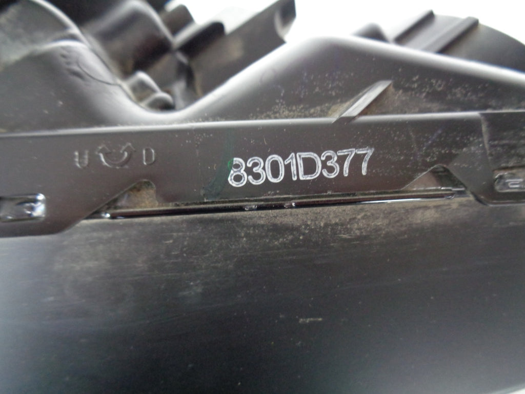 Frontscheinwerfer Mitsubishi L200 8301D377 Links Scheinwerfer Headlight