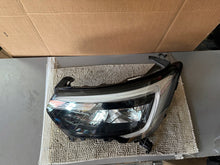 Laden Sie das Bild in den Galerie-Viewer, Frontscheinwerfer Renault Master 260607867R 260105567R LED Rechts oder Links