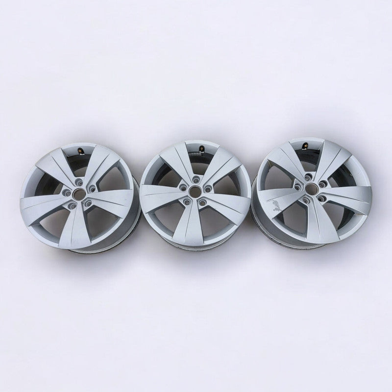 1x Alufelge 17 Zoll 6.5" 5x112 41ET Glanz Silber 3V0601025A Audi Superb Iii