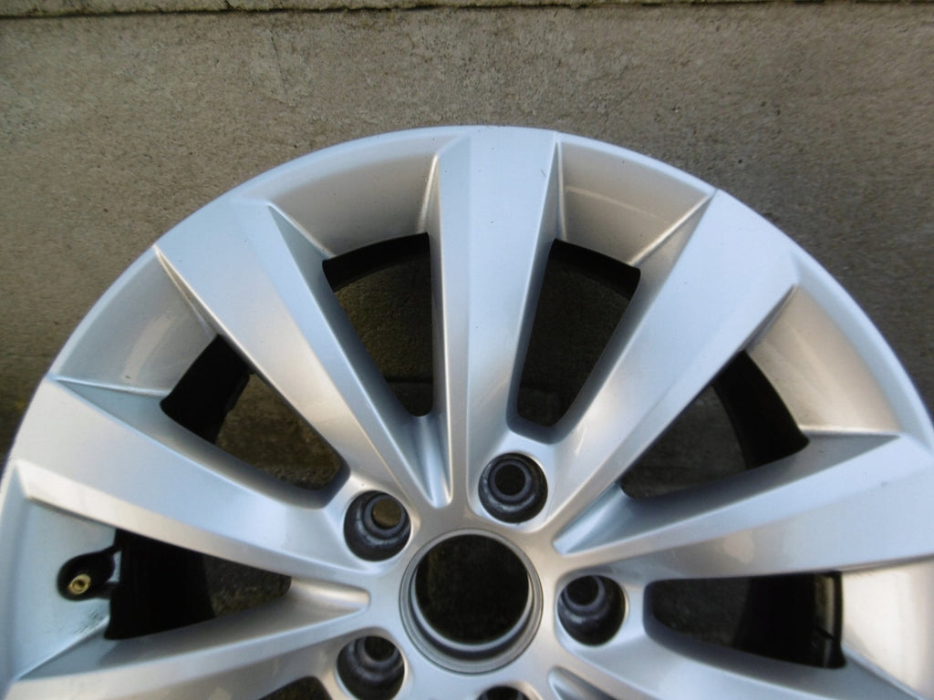 1x Alufelge 16 Zoll 6.5" 5x112 44ET 5C0601025T VW New Beetle Rim Wheel