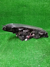 Load image into Gallery viewer, Frontscheinwerfer Toyota Yaris Ein Stück (Rechts oder Links) Headlight SCH3818886889cf