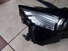 Laden Sie das Bild in den Galerie-Viewer, Frontscheinwerfer Mazda Cx 30 Cx-30 DGJ1-51030-1 Rechts Scheinwerfer Headlight SCH4209501471sh