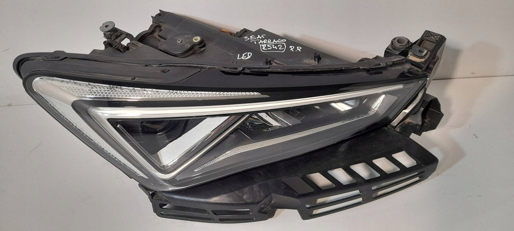 Frontscheinwerfer Seat Tarraco 5FJ-941-008-G Rechts Scheinwerfer Headlight SCH4237302341kw