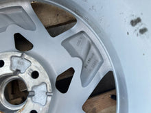 Load image into Gallery viewer, 1x Alufelge 17 Zoll 52910BE250 Hyundai Kona Rim Wheel FEL1819065103io