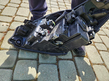 Load image into Gallery viewer, Frontscheinwerfer Toyota Yaris LED Rechts Scheinwerfer Headlight