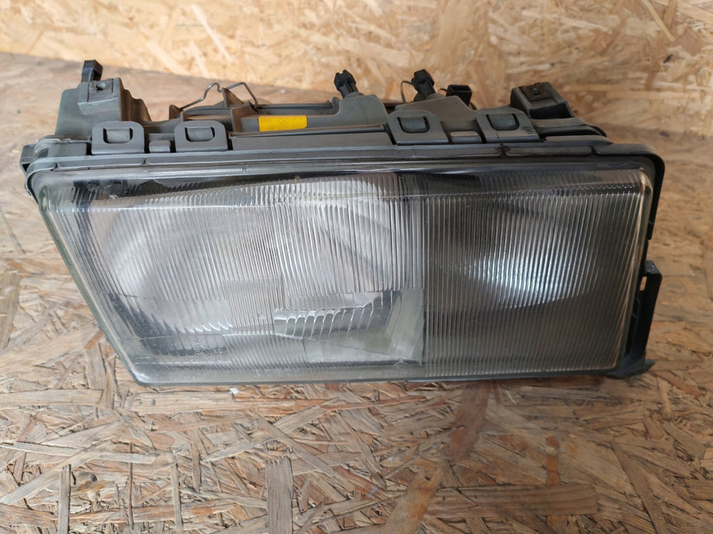 Frontscheinwerfer Mercedes-Benz 190 W201 2018200261 Rechts Headlight SCH3589325120rn