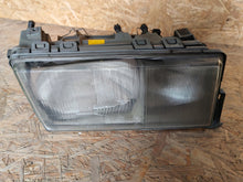 Laden Sie das Bild in den Galerie-Viewer, Frontscheinwerfer Mercedes-Benz 190 W201 2018200261 Rechts Headlight SCH3589325120rn