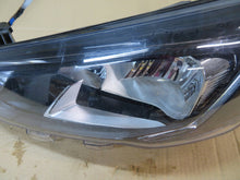 Laden Sie das Bild in den Galerie-Viewer, Frontscheinwerfer Ford Focus JX7B-13W030-CE Links Scheinwerfer Headlight