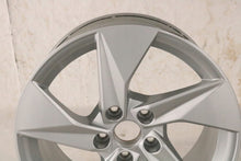 Laden Sie das Bild in den Galerie-Viewer, 1x Alufelge 17 Zoll 8.0&quot; 5x112 8Y0601025A Audi A3 Rim Wheel