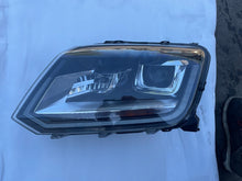 Laden Sie das Bild in den Galerie-Viewer, Frontscheinwerfer VW Amarok 2H3941032 Xenon Ein Stück (Rechts oder Links) SCH5180652000in