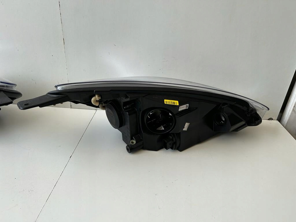 Frontscheinwerfer Ford Fiesta L1BB-13E014-CE LED Ein Stück (Rechts oder Links)