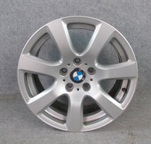 Laden Sie das Bild in den Galerie-Viewer, 1x Alufelge 17 Zoll 8.0" 5x120 30ET Glanz Silber 6777654 BMW F01 F02 Rim Wheel FEL9263179880kt