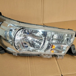 Frontscheinwerfer Toyota Hilux VIII Rechts Scheinwerfer Headlight SCH1230319864cf