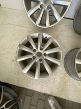 Load image into Gallery viewer, 4x Alufelge 19 Zoll 8.5" 5x130 59ET Glanz Silber 7P6601025 VW Touareg 7p6 FEL6584351896wb