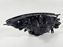 Laden Sie das Bild in den Galerie-Viewer, Frontscheinwerfer Toyota Aygo X Full LED Links Scheinwerfer Headlight SCH8686380825ry