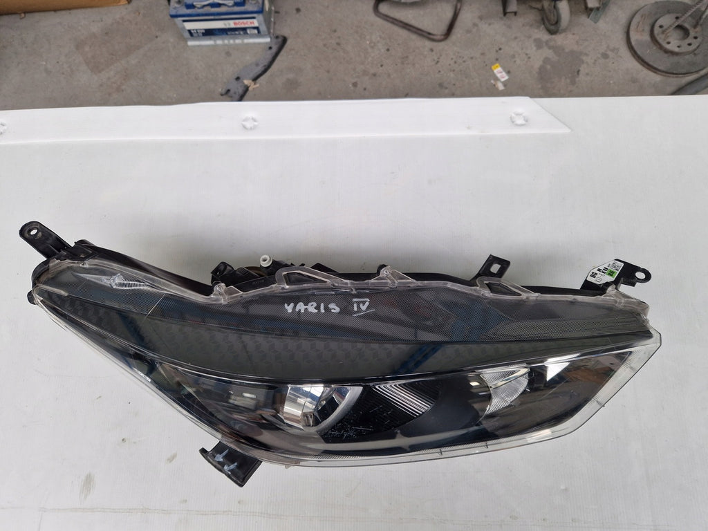 Frontscheinwerfer Toyota Yaris LED Ein Stück (Rechts oder Links) Headlight