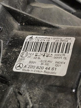 Laden Sie das Bild in den Galerie-Viewer, Frontscheinwerfer Mercedes-Benz W220 A2208204461 Rechts Scheinwerfer Headlight SCH4092045798qt