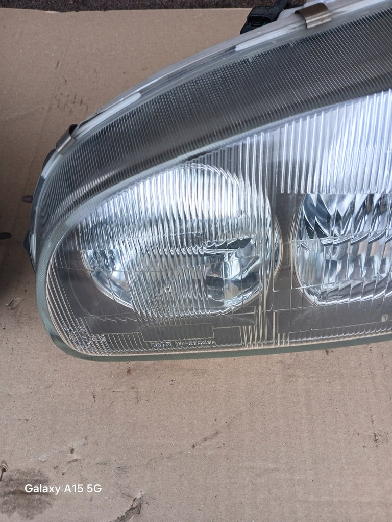 Frontscheinwerfer Mitsubishi Delica Space Gear Ein Satz Scheinwerfer Headlight