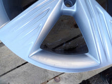 Laden Sie das Bild in den Galerie-Viewer, 1x Alufelge 19 Zoll 8.0" 5x112 Glanz 89A601025B Audi E-Tron Rim Wheel FEL8952214121dz