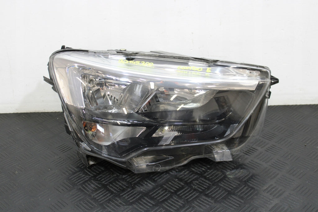 Frontscheinwerfer Opel E Combo 9816825480 Rechts Scheinwerfer Headlight SCH8406506980ih