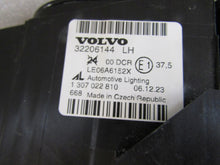 Load image into Gallery viewer, Frontscheinwerfer Volvo S40 32206144 Xenon Ein Stück (Rechts oder Links) SCH3487581584wo