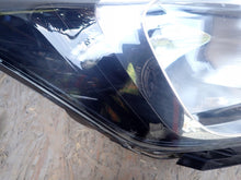 Laden Sie das Bild in den Galerie-Viewer, Frontscheinwerfer Hyundai I20 Gb 92102-C8000 Rechts Scheinwerfer Headlight