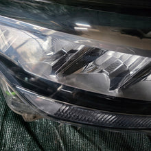 Laden Sie das Bild in den Galerie-Viewer, Frontscheinwerfer Toyota C-Hr Chr 81150-F4180 Links Scheinwerfer Headlight SCH3696733608fj