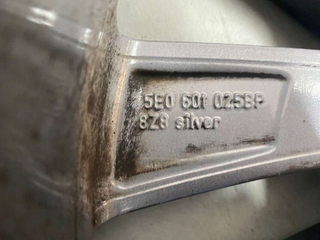 1x Alufelge 18 Zoll 7.5" 5x112 51ET Glanz Graphit 5E0601025AS Mg Octavia Iii