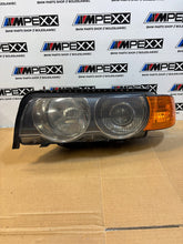 Laden Sie das Bild in den Galerie-Viewer, Frontscheinwerfer BMW E38 8386953 Xenon Links Scheinwerfer Headlight SCH8641230713vm