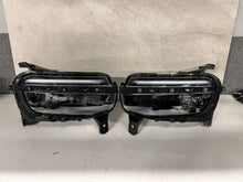 Laden Sie das Bild in den Galerie-Viewer, Frontscheinwerfer Jeep 522187170 Ein Stück (Rechts oder Links) Headlight SCH5128274743rg