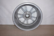 Laden Sie das Bild in den Galerie-Viewer, 1x Alufelge 17 Zoll 7.5" 5x112 6883518 BMW G21 G22 G20 G23 G26 Rim Wheel FEL7224988140jh