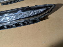 Laden Sie das Bild in den Galerie-Viewer, Frontscheinwerfer Hyundai Kona 92208-J9000 LED Rechts Scheinwerfer Headlight SCH1030339721ap